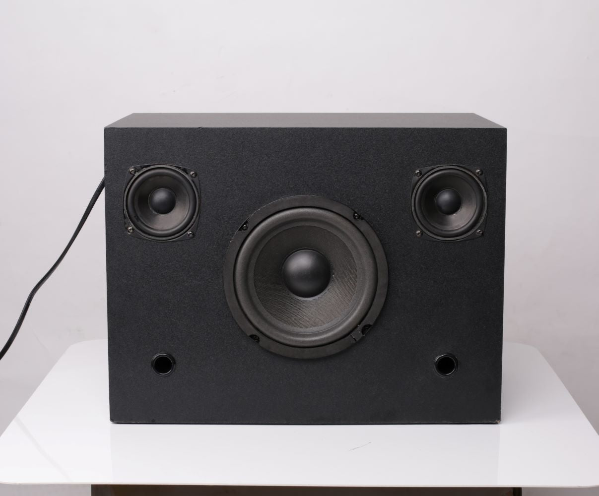 Amantii Speaker Base for Cube 20″ Three Sided Wall Mount Electric Fireplace