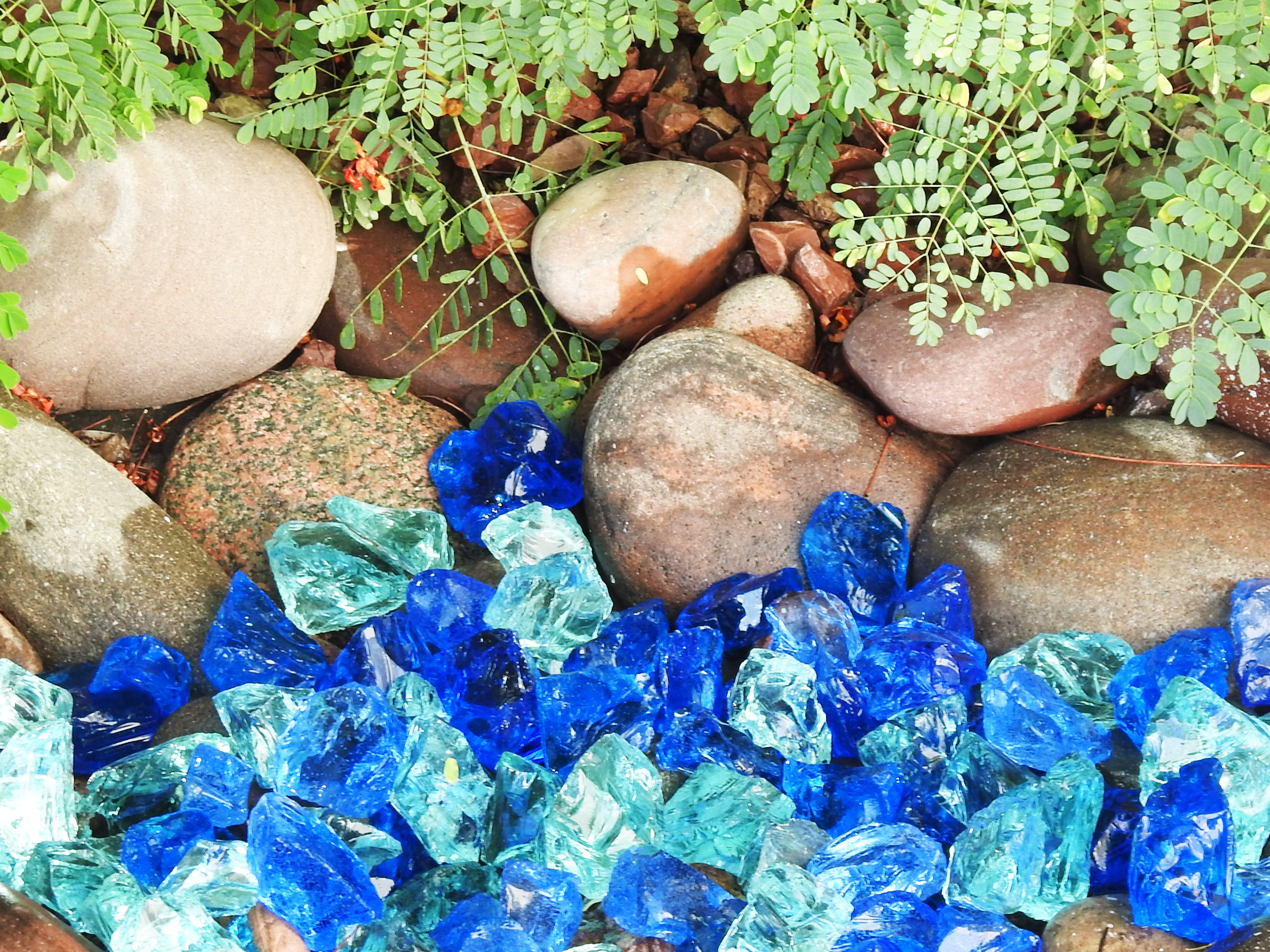 Hiland Landscape Recycled Glass - 30-50mm Bahama Blend