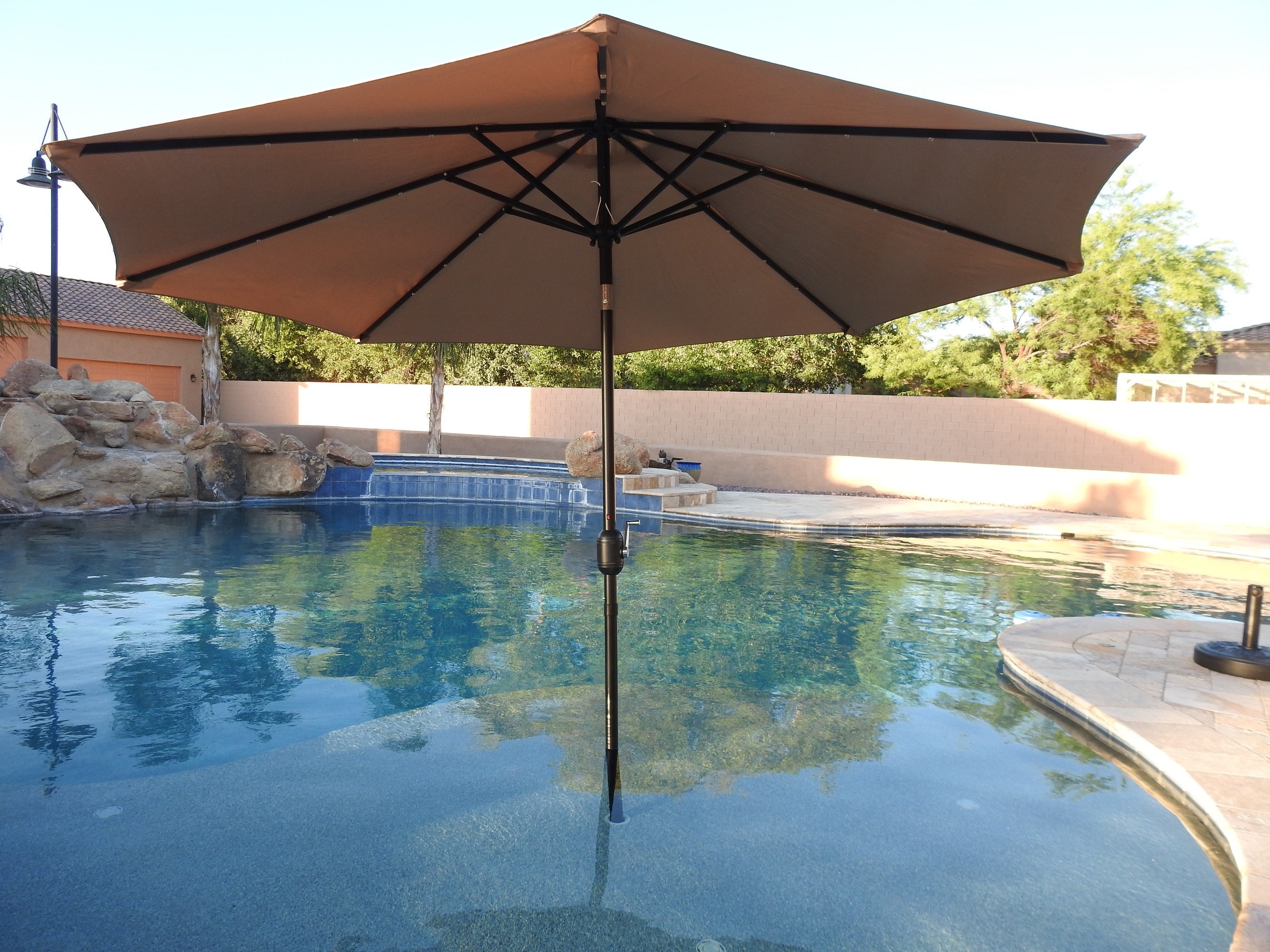 Hiland Solar Market Umbrella with Lights - Tan