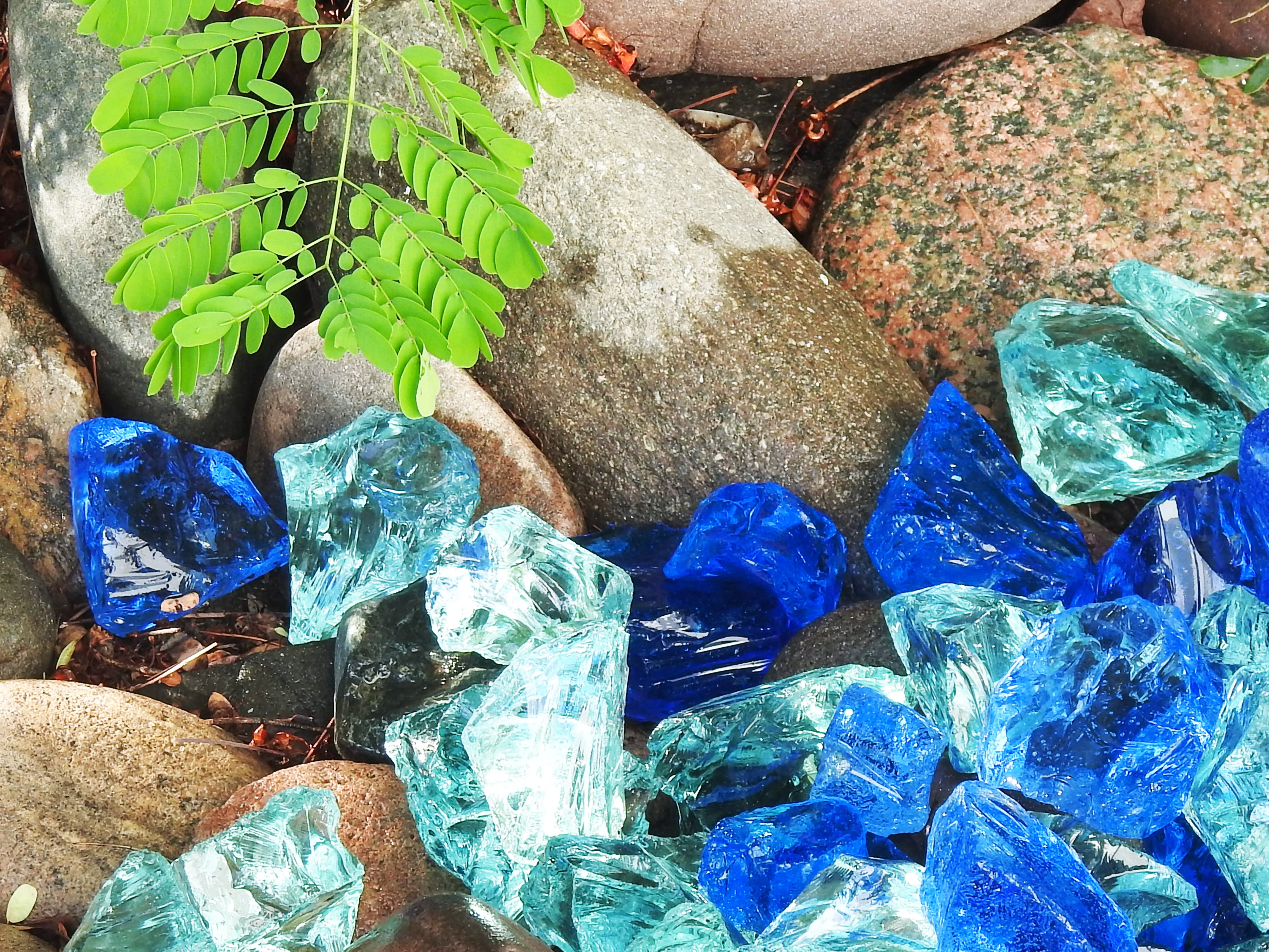Hiland Landscape Recycled Glass - 30-50mm Bahama Blend